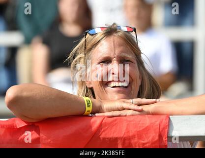 Racice, Tschechische Republik. 25. September 2022. Fans während des 8. Tages der Ruderweltmeisterschaften 2022 auf dem Labe Arena Racice am 25. September 2022 in Racice, Tschechische Republik. Kredit: Jan Stastny/CTK Foto/Alamy Live Nachrichten Stockfoto