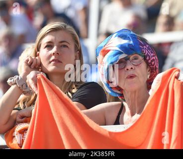 Racice, Tschechische Republik. 25. September 2022. Fans während des 8. Tages der Ruderweltmeisterschaften 2022 auf dem Labe Arena Racice am 25. September 2022 in Racice, Tschechische Republik. Kredit: Jan Stastny/CTK Foto/Alamy Live Nachrichten Stockfoto