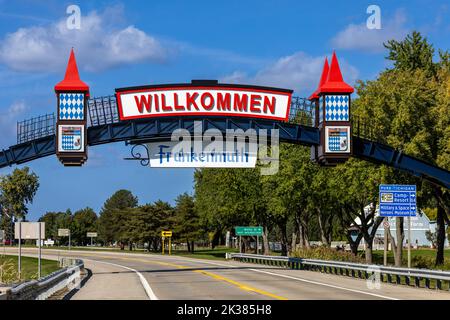 Das Frankenmuth Welcome Sign Michigan USA über die Main Road in die Stadt Stockfoto