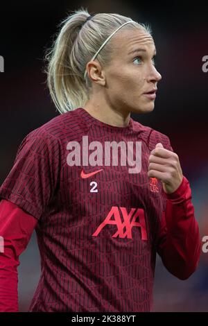 Emma Koivisto #2 von Liverpool Women schaut während des Fa Women's Super League Spiels Liverpool Women gegen Everton Women in Anfield, Liverpool, Großbritannien, 25.. September 2022 (Foto by Phil Bryan/News Images) Stockfoto