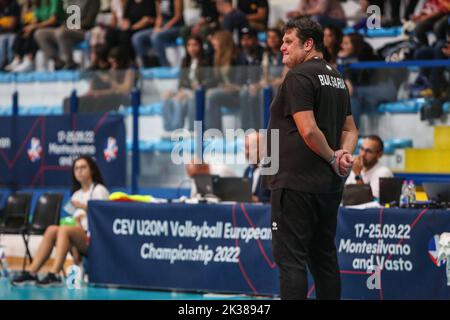 Montesilvano/Vasto, Montesilvano/Vasto, Italien, 25. September 2022, Martin Stoev Cheftrainer der bulgarischen Nationalmannschaft während der Europameisterschaft U20 - Dritter Platz im Finale - Bulgarien gegen Belgien - Volleyball-Intenationals Stockfoto