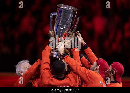 London, Großbritannien. 25.. September 2022; O2, London England: Laver Cup internationales Tennisturnier: Team World Feiern Sie mit dem Laver Cup Credit: Action Plus Sports Images/Alamy Live News Stockfoto