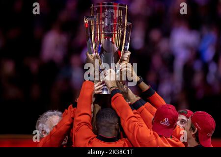 London, Großbritannien. 25.. September 2022; O2, London England: Laver Cup internationales Tennisturnier: Team World Feiern Sie mit dem Laver Cup Credit: Action Plus Sports Images/Alamy Live News Stockfoto