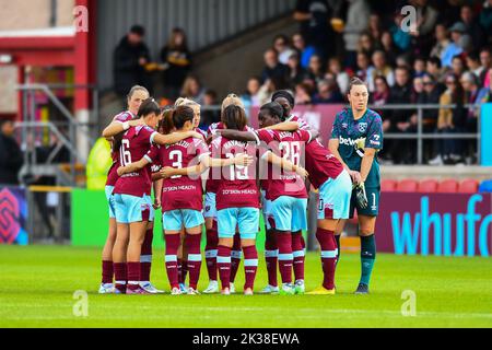 London, Großbritannien. 25. September 2022. Dagenham und Redbridge, England, September 25 2022. Das West Ham Team spielt während des Barclays Womens Super League Fußballspiels zwischen West Ham United und Manchester United im Victoria Road Stadium, Dagenham, England. (Kevin Hodgson/SPP) Quelle: SPP Sport Press Photo. /Alamy Live News Stockfoto