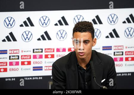 Deutschlands Jamal Musiala während einer Pressekonferenz im Wembley Stadium, London. Bilddatum: Sonntag, 25. September 2022. Stockfoto