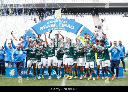 Sao Paulo, Brasilien. 25. September 2022. Trophäe während des Spiels zwischen Korinther und Palmeiras in der Neo Quimica Arena in Sao Paulo, Brasilien, brasilianisches Finale unter 20, Foto: fernando roberto/spp (Fernando Roberto/SPP) Kredit: SPP Sport Pressefoto. /Alamy Live News Stockfoto