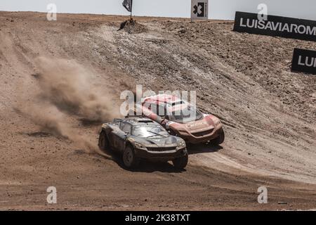 Antofagasta, Chile. 25. September 2022. 9/25/2022 - Klara Andersson (SWE)/Nasser Al-Attiyah (QAT), Abt Cupra XE Laia Sanz (ESP)/Carlos Sainz (ESP), Acciona | Sainz XE Team während des Extreme E Copper X-Prix in Antofagasta, Chile. (Foto von Andrew Ferraro/Motorsport Images/Sipa USA) Quelle: SIPA USA/Alamy Live News Stockfoto