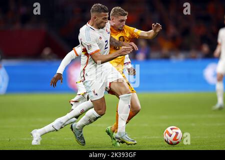 Amsterdam, Niederlande. 25. September 2022. AMSTERDAM - (LR) Toby Alderweireld aus Belgien, Kenneth Taylor aus Holland während des Spiels der UEFA Nations League zwischen den Niederlanden und Belgien in der Johan Cruijff Arena am 25. September 2022 in Amsterdam, Niederlande. ANP MAURICE VAN STEEN Kredit: ANP/Alamy Live Nachrichten Stockfoto