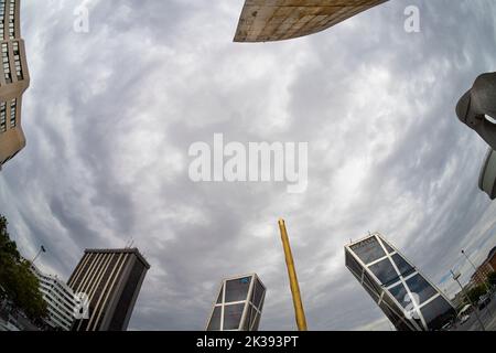 Madrid, Spanien, September 2022. Panoramasicht auf den Castillo-Platz im Stadtzentrum Stockfoto