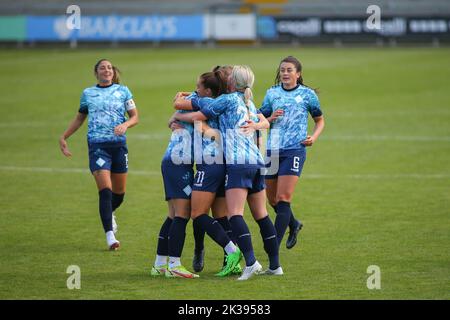 London, Großbritannien. 25. September 2022. Princes Park, London, England, 25. 2022. September erste Torfeiern der London City Lionesses beim FA Women's Championship Spiel zwischen London City Lionesses gegen Durham im Princes Park London, England (Pedro Soares/SPP) Credit: SPP Sport Press Photo. /Alamy Live News Stockfoto