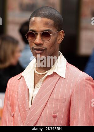 London, Großbritannien. 25.. September 2022. Denola Gray nimmt an der britischen Premiere von „Mrs Harris goes to Paris“ auf dem Curzon Mayfair am 25. September 2022 in London, England, Teil. Foto von Gary Mitchell/Alamy Live News Stockfoto