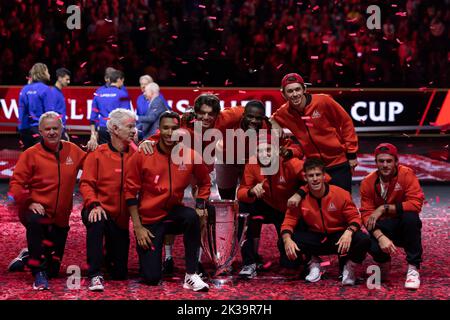 London, Großbritannien. 25.. September 2022; O2, London England: Laver Cup internationales Tennisturnier: Team World Feiern Sie mit dem Laver Cup Credit: Action Plus Sports Images/Alamy Live News Stockfoto