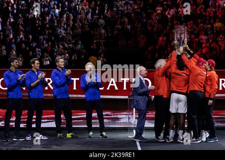 London, Großbritannien. 25.. September 2022; O2, London England: Laver Cup internationales Tennisturnier: Team World Feiern Sie mit dem Laver Cup Credit: Action Plus Sports Images/Alamy Live News Stockfoto