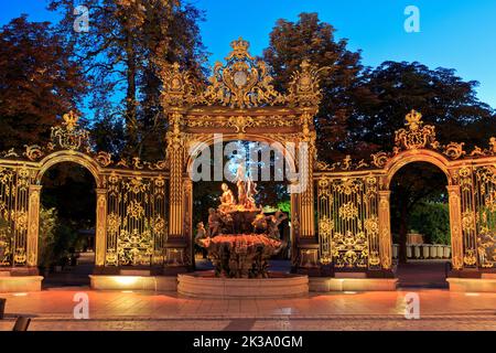 Der Amphitritbrunnen aus dem 18.. Jahrhundert am Place Stanislas in Nancy (Meurthe-et-Moselle), Frankreich Stockfoto