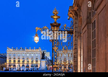 Statue von Stanislaus I., König von Polen und Großherzog von Litauen auf dem Place Stanislas in Nancy (Meurthe-et-Moselle), Frankreich Stockfoto