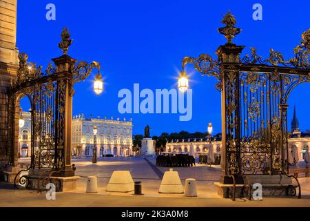 Statue von Stanislaus I., König von Polen und Großherzog von Litauen auf dem Place Stanislas in Nancy (Meurthe-et-Moselle), Frankreich Stockfoto