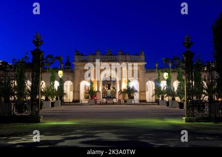 Arc Héré oder Porte Héré (1752-1755) erbaut zu Ehren des französischen Königs Ludwig XV. Auf der Nordseite des Place Stanislas in Nancy (Meurthe-et-Moselle), Frankreich Stockfoto