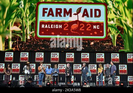 24. September 2022, Raleigh, North Carolina, USA: Der Vorstand von Farm Aid 2022 im Coastal Credit Union Music Park in Raleigh, North Carolina, am 24. September 2022. (Bild: © Jeff Moore/ZUMA Press Wire) Stockfoto