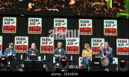 24. September 2022, Raleigh, North Carolina, USA: Der Vorstand von Farm Aid 2022 im Coastal Credit Union Music Park in Raleigh, North Carolina, am 24. September 2022. (Bild: © Jeff Moore/ZUMA Press Wire) Stockfoto