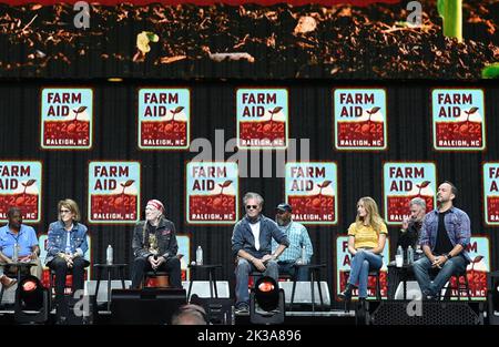 24. September 2022, Raleigh, North Carolina, USA: Der Vorstand von Farm Aid 2022 im Coastal Credit Union Music Park in Raleigh, North Carolina, am 24. September 2022. (Bild: © Jeff Moore/ZUMA Press Wire) Stockfoto