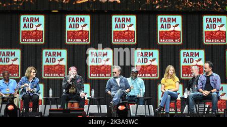 24. September 2022, Raleigh, North Carolina, USA: Der Vorstand von Farm Aid 2022 im Coastal Credit Union Music Park in Raleigh, North Carolina, am 24. September 2022. (Bild: © Jeff Moore/ZUMA Press Wire) Stockfoto