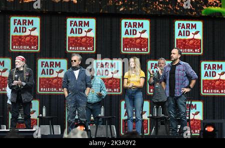 24. September 2022, Raleigh, North Carolina, USA: Der Vorstand von Farm Aid 2022 im Coastal Credit Union Music Park in Raleigh, North Carolina, am 24. September 2022. (Bild: © Jeff Moore/ZUMA Press Wire) Stockfoto