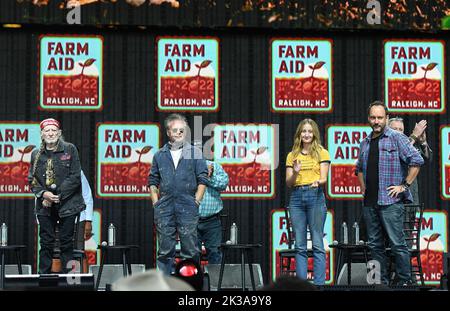 24. September 2022, Raleigh, North Carolina, USA: Der Vorstand von Farm Aid 2022 im Coastal Credit Union Music Park in Raleigh, North Carolina, am 24. September 2022. (Bild: © Jeff Moore/ZUMA Press Wire) Stockfoto