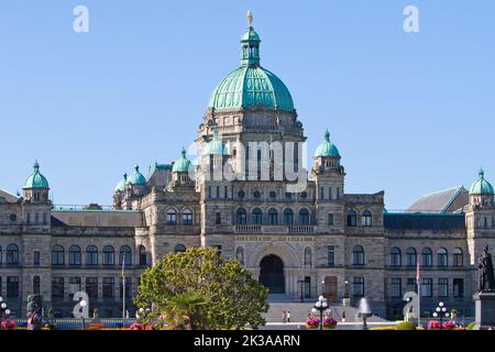 Eine malerische Aussicht auf die Parlamentsgebäude von British Columbia in Victoria, British Columbia, Kanada, wo sich die Legislative Assembly von British Columbia einstellt Stockfoto