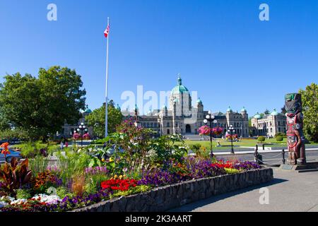 Eine malerische Aussicht auf die Parlamentsgebäude von British Columbia in Victoria, British Columbia, Kanada, wo sich die Legislative Assembly von British Columbia einstellt Stockfoto