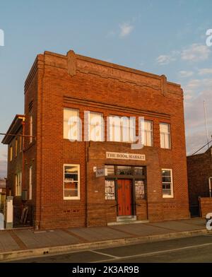 Alte Bankgebäude, die in einen Buchladen in Glen Innes, Nord-Neu-südwales, australien umgewandelt wurden Stockfoto