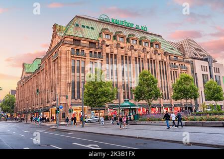 21. Juli 2022, Düsseldorf, Deutschland: Kaufhof im Einkaufszentrum Ko in der Nähe der Königsallee. Berühmter Ort für den Einzelhandel Stockfoto