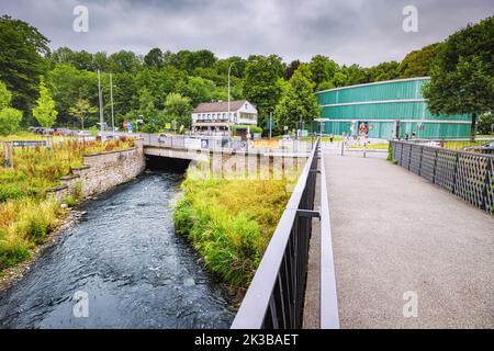 22. Juli 2022, Düsseldorf, Deutschland: Dussel Creek in der Nähe des Neanderthal-Museums und der Schlucht, wo die Überreste eines alten Vorfahren und Verwandten des Menschen w Stockfoto