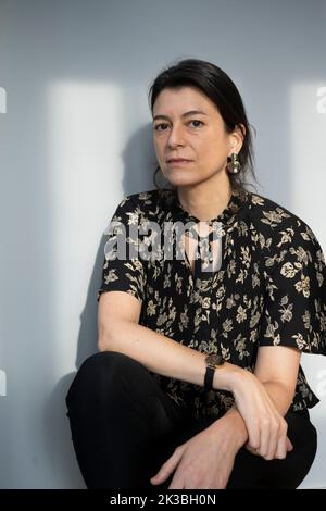 Die argentinische Autorin Samanta Schweblin fotografierte auf der Buchmesse in Göteborg, Schweden, 23. September 2022. Foto: Fredrik Sandberg / TT / Code 1008 Stockfoto