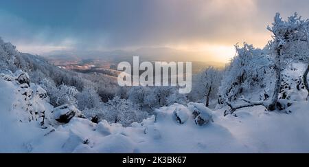 Slowakei Berg, Winterlandschaft bei Sonnenuntergang, Vapenna Stockfoto
