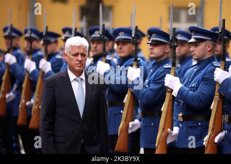 Der bulgarische Verteidigungsminister Dimitr Stoyan kam am 26. September 2022 zu einem offiziellen Besuch in Bosnien und Herzegowina nach Sarajevo, Bosnien und Herzegowina. Foto: Armin Durgut/PIXSELL Stockfoto