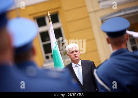 Der bulgarische Verteidigungsminister Dimitr Stoyan kam am 26. September 2022 zu einem offiziellen Besuch in Bosnien und Herzegowina nach Sarajevo, Bosnien und Herzegowina. Foto: Armin Durgut/PIXSELL Stockfoto