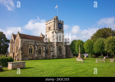 St. Mary's Kirche aus dem 12.. Jahrhundert, Fordingbridge, Hampshire, Großbritannien Stockfoto