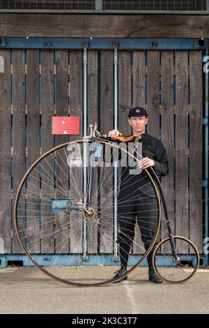 Michael Gray mit seinem 1888 Rudge Ordinary. Hillingdon Cycle Circuit, Hayes, London. 25.. September 2022 Stockfoto