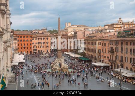 Rom, Italien - September 2022 - Blick auf die Piazza Navona von oben Stockfoto