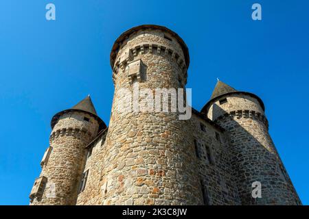 Lanobre. Das Chateau de Val aus dem 13.. Jahrhundert ist Eigentum der Stadt Bort les Orgues.Cantal. Auvergne Rone Alpes. Frankreich Stockfoto