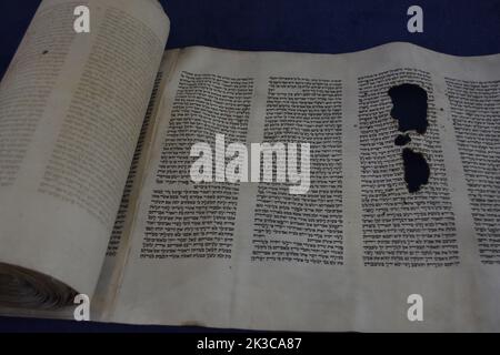 Freudental, Synagoge: Alte torah-Schriftbuch Nahaufnahme Detail. Torah Jüdisches Volk. Die Thora - die ersten fünf Bücher der jüdischen Schriften Stockfoto