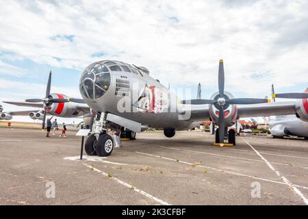 Ein Boeing B-29 Superfortress-Bomber ging in den Ruhestand und wurde im Flugmuseum auf dem Travis Airbase in Kalifornien, USA, ausgestellt Stockfoto