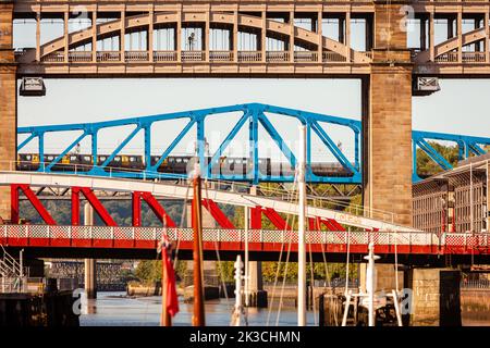 Newcastle upon Tyne, 13. Sep, 2022: Brücken über den Fluss Tyne. Stockfoto