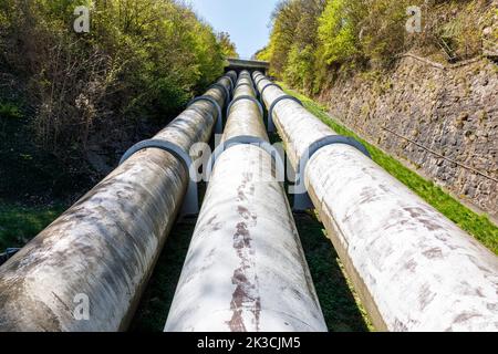 Niederwartha pumpte die Lageranlage, die Penstocks vom oberen Reservoir zum Kraftwerk im unteren Reservoir Stockfoto