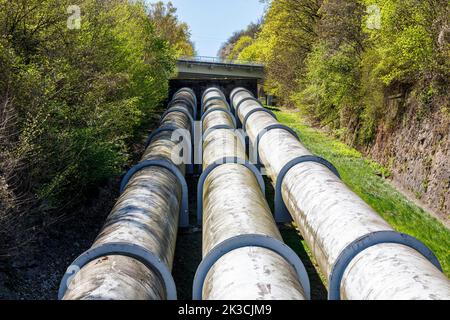 Niederwartha pumpte die Lageranlage, die Penstocks vom oberen Reservoir zum Kraftwerk im unteren Reservoir Stockfoto