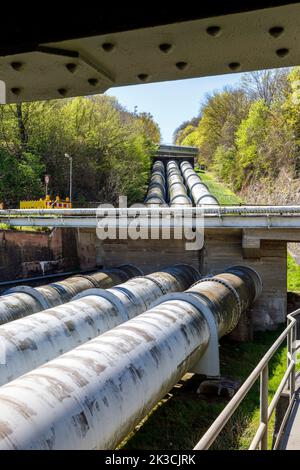 Niederwartha pumpte die Lageranlage, die Penstocks vom oberen Reservoir zum Kraftwerk im unteren Reservoir Stockfoto