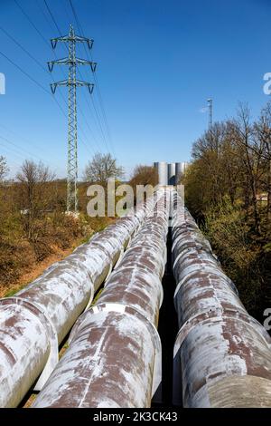 Niederwartha pumpte das Lager, die Abflussrohre an den Tanks am oberen Behälter Stockfoto