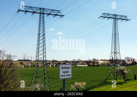 Überlandlinien am Stadtrand von Dresden, Bezirk Rennersdorf Stockfoto