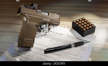 Public-Domain-Hintergrundcheck-Formular 4473 mit Pistole und Ammo Stockfoto