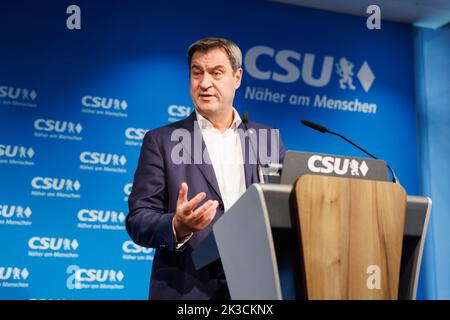 26. September 2022, Bayern, München: Markus Söder (CSU), Parteivorsitzender und Ministerpräsident Bayerns, spricht auf der Pressekonferenz nach einer Sitzung des CSU-Präsidiums. Foto: Matthias Balk/dpa Stockfoto